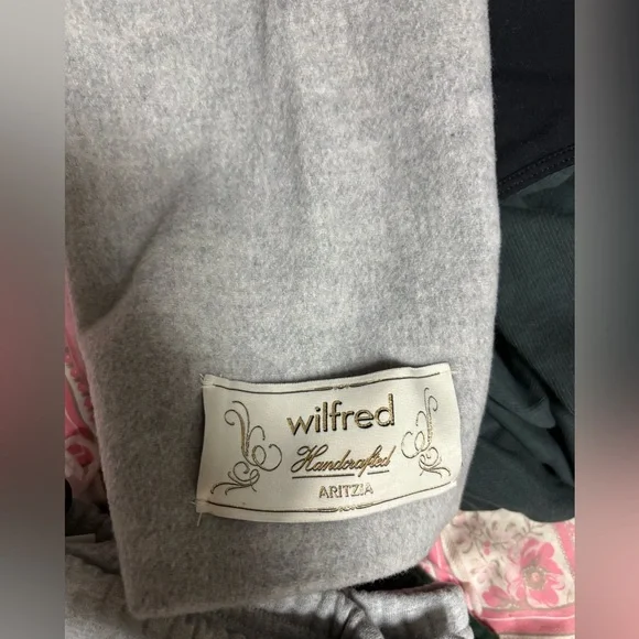 Aritzia The Only Coat - Soft Wool Cashmere - Picture 10 of 11